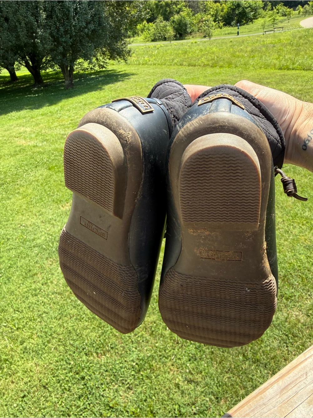 Sperry Black Quilted Fabric Label Detailing View 5